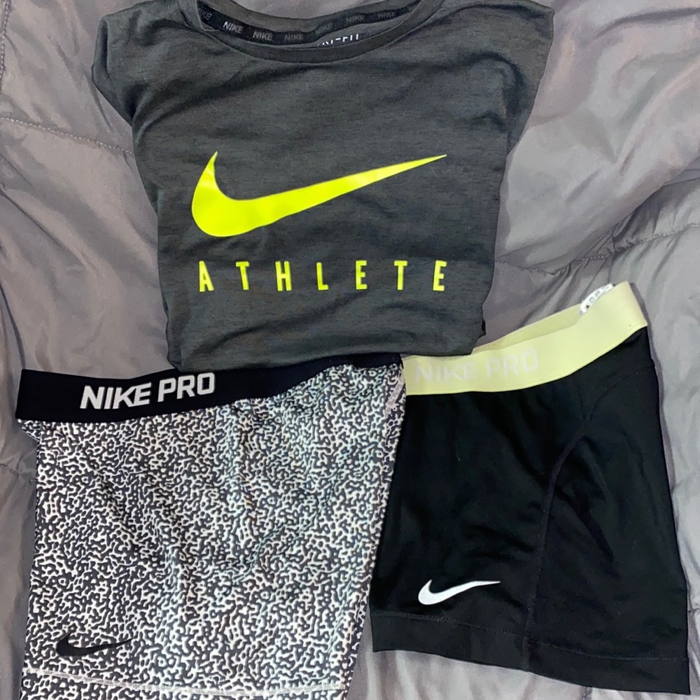 Nike workout shirt and spandex